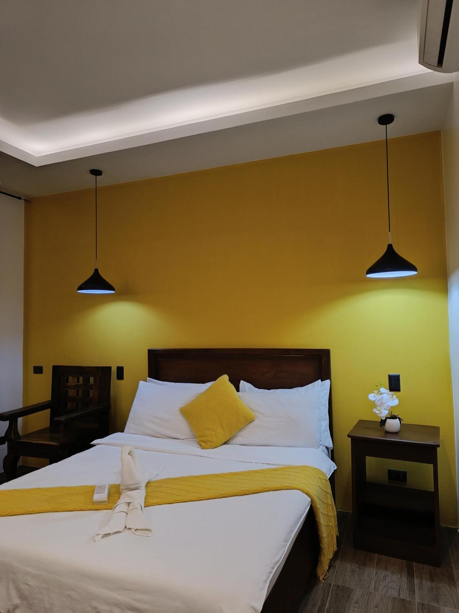 Plato De Ciudad II Hotel Катиклан Екстериор снимка
