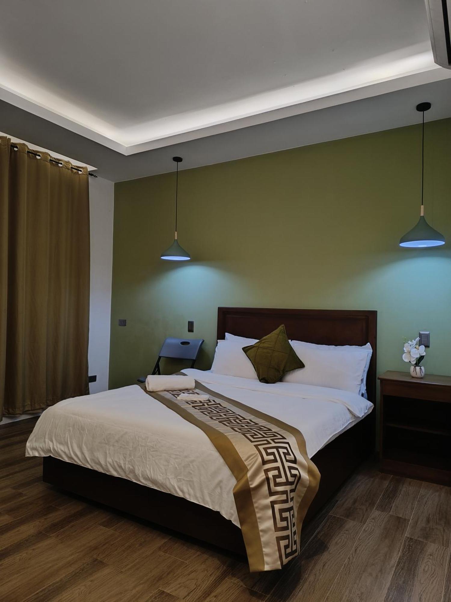 Plato De Ciudad II Hotel Катиклан Екстериор снимка