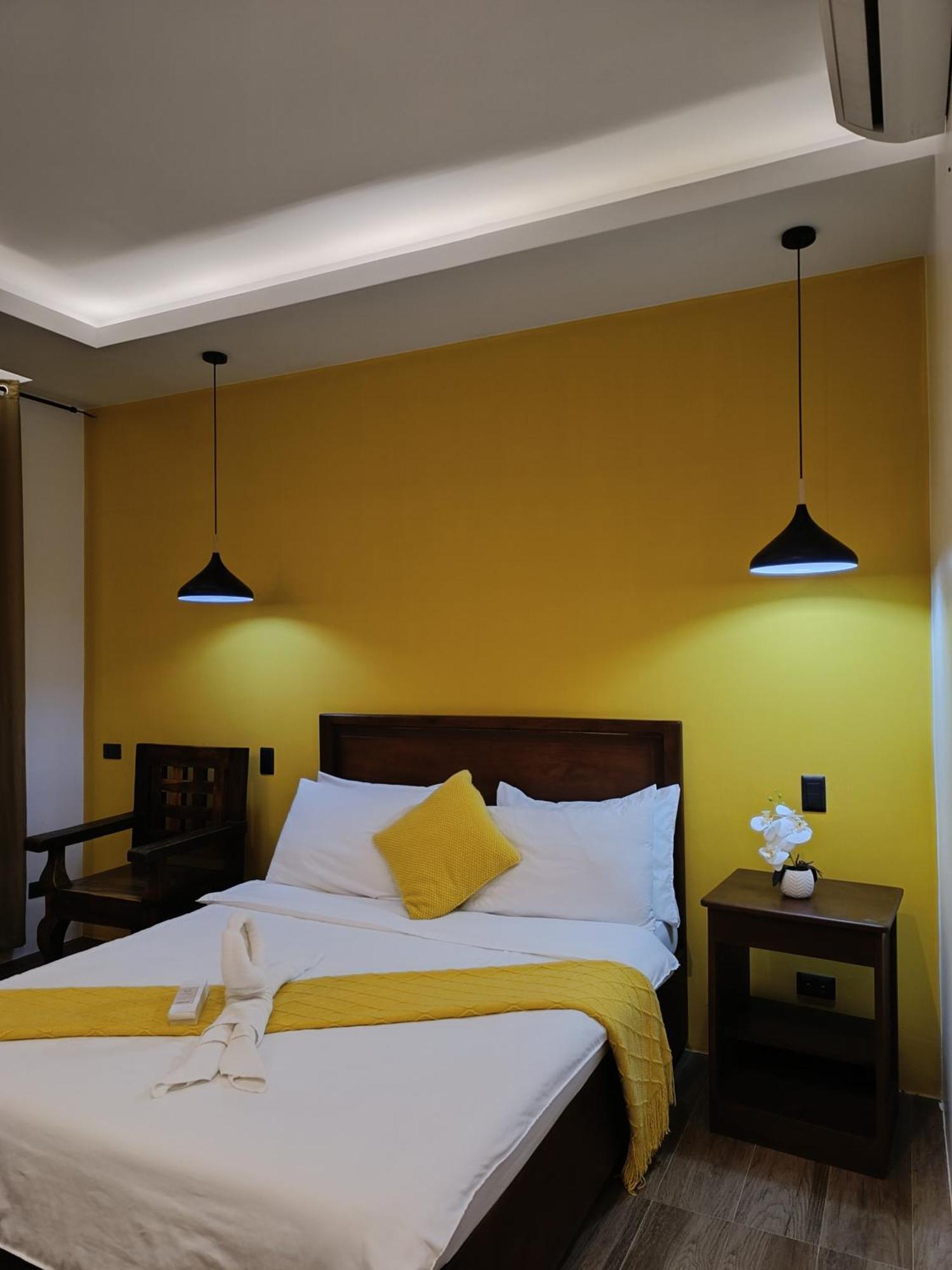 Plato De Ciudad II Hotel Катиклан Екстериор снимка