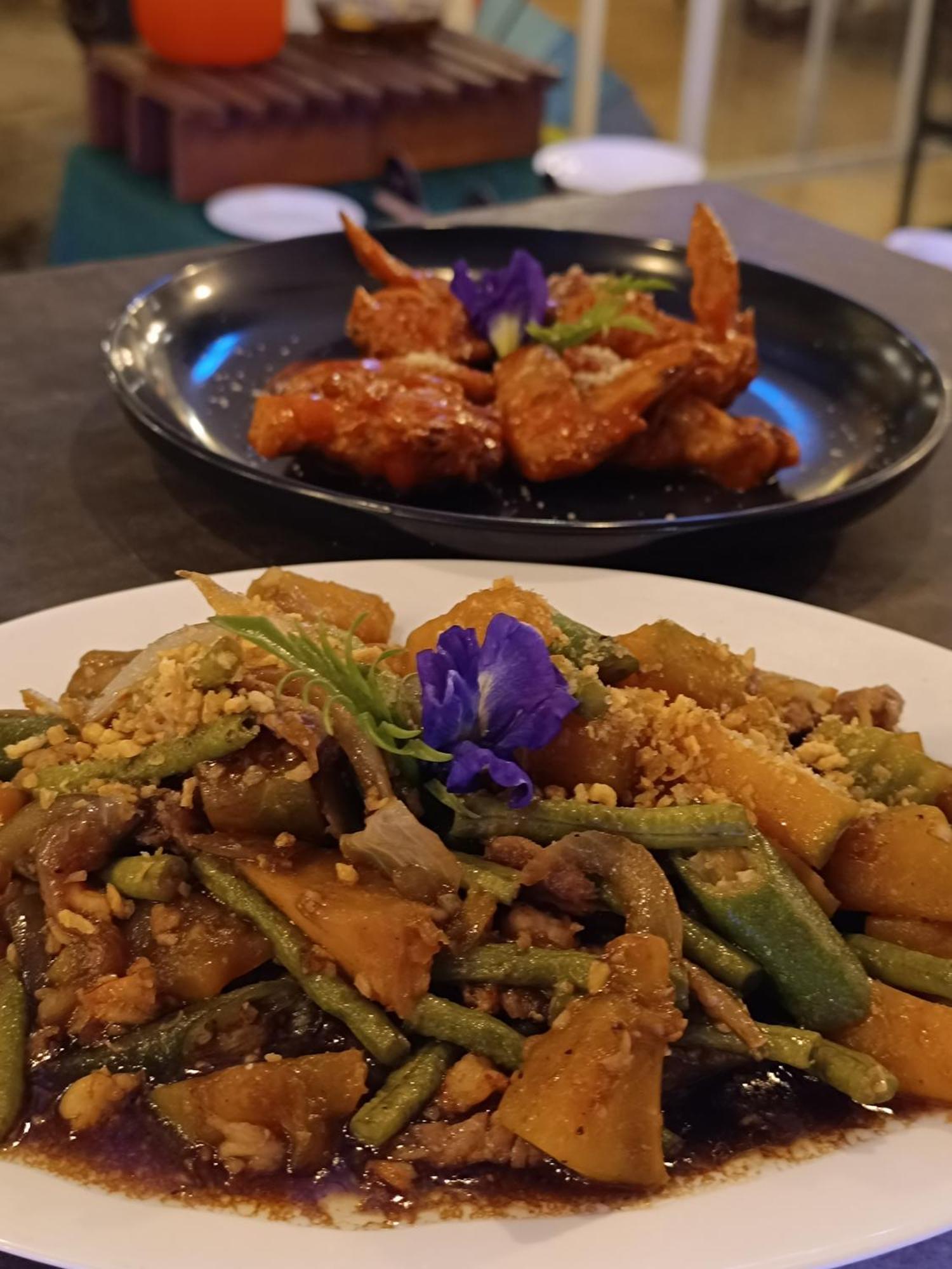 Plato De Ciudad II Hotel Катиклан Екстериор снимка