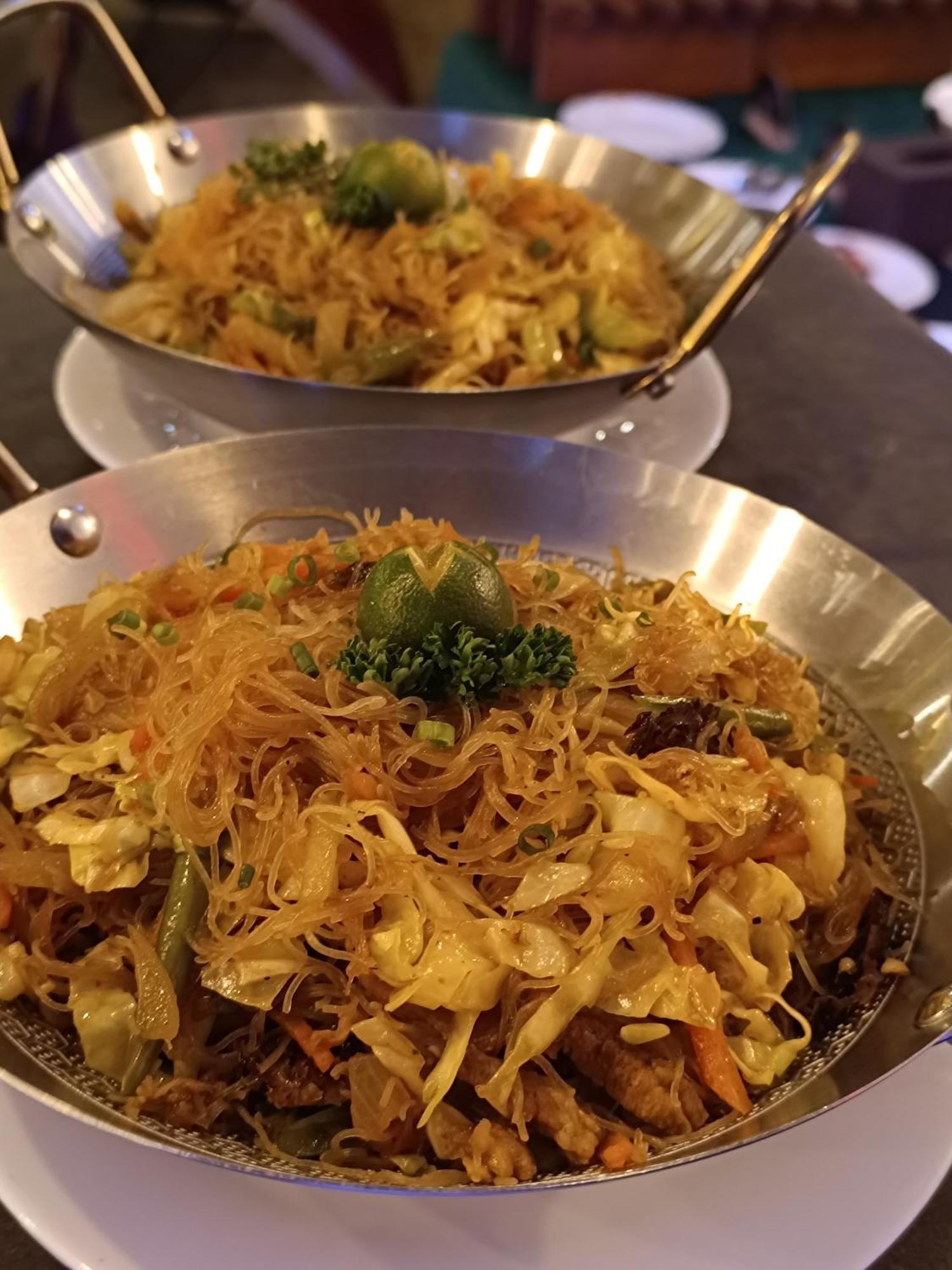Plato De Ciudad II Hotel Катиклан Екстериор снимка